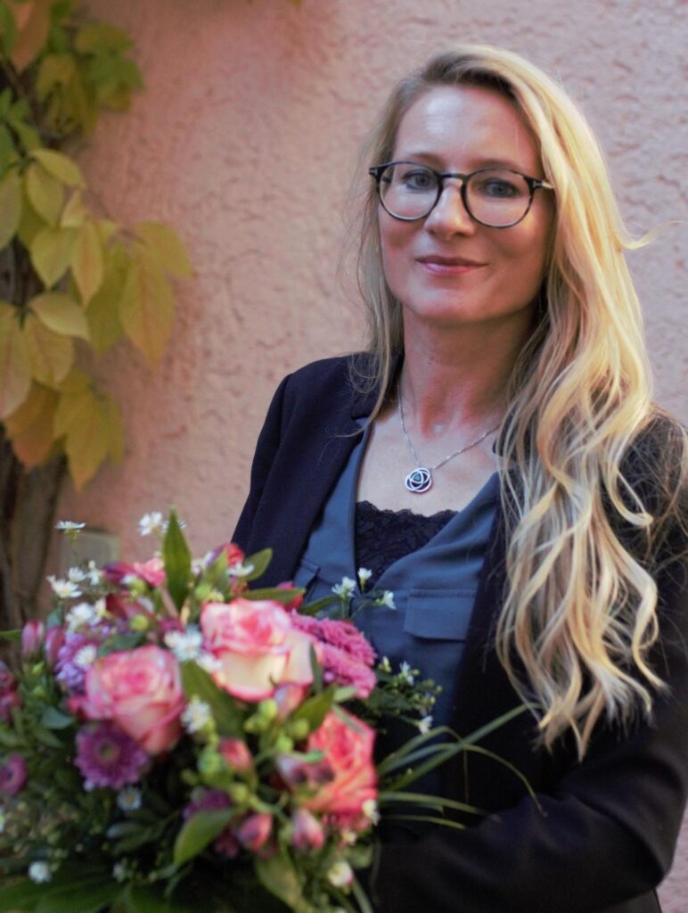 Dr. Claudia Stehr